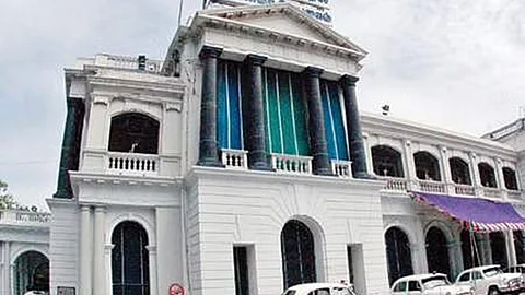 அறிவிப்பும் அதிருப்தியும்...