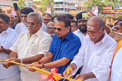 புதுச்சேரியில் பொலிவுறு நகா் பேருந்து நிலையத்தை திறந்து வைத்த துணைநிலை ஆளுநர், முதல்வர்.