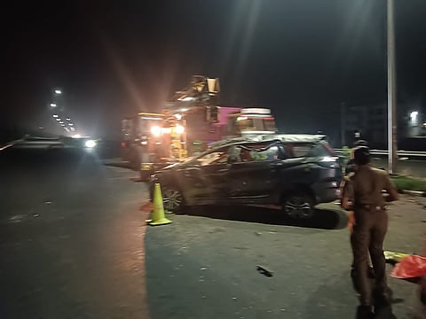 சின்ன பர்கூர் அருகே விபத்துக்குள்ளான கார்