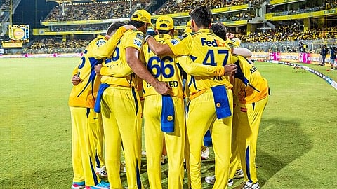 ஆர்சிபிக்கு எதிராக சிஎஸ்கே பந்துவீச்சு; பிளேயிங் லெவனில் மாற்றமில்லை!