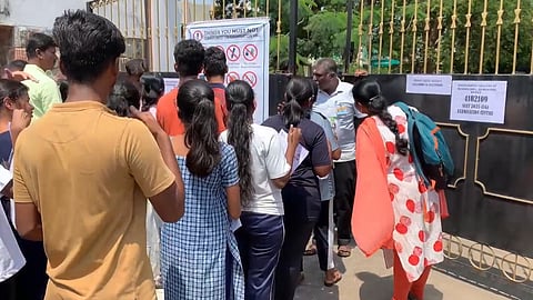 நீட் தேர்வு மையம் - கோப்புப்படம்