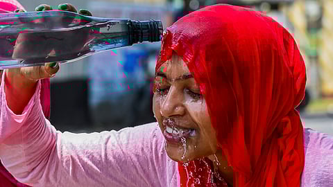 நேரடி வெய்யிலில் பணியாற்றினால் தசை சிதைவு ஏற்பட வாய்ப்பு: மருத்துவா்கள் எச்சரிக்கை