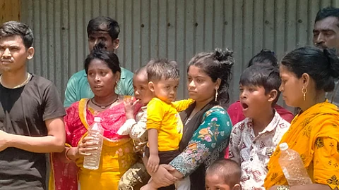 சட்ட விரோதமாக தங்கியிருக்கும் வங்கதேசத்தினர்