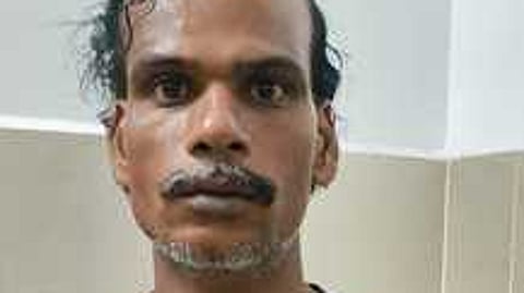 கைது செய்யப்பட்ட சந்தோஷ்.