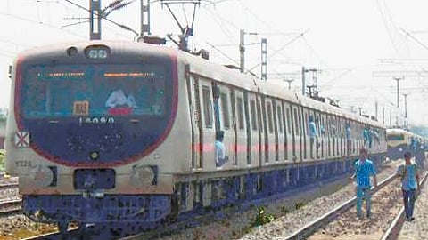 புறநகர் மின்சார ரயில்