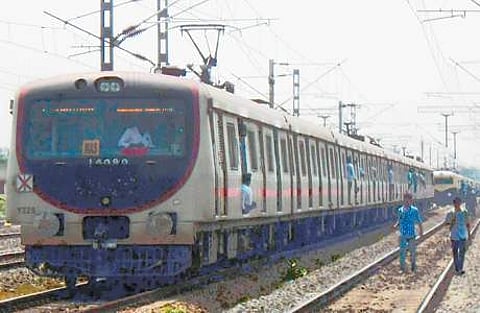 புறநகர் மின்சார ரயில்