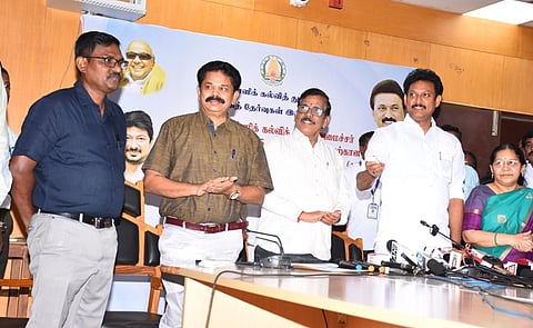 பள்ளிகள் திறப்பு குறித்து அமைச்சர் அன்பில் மகேஸ் அறிவிப்பு.