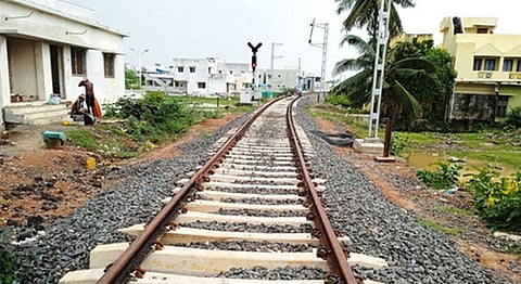 காரைக்கால் - பேரளம் ரயில் பாதை.