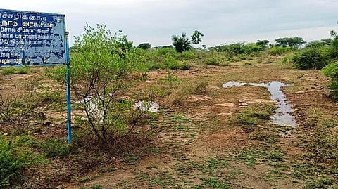 பாடாலூா், இரூா் ஊராட்சிக்குள்பட்ட பகுதியில் தொழிற்பூங்கா அமையவுள்ள இடம்.