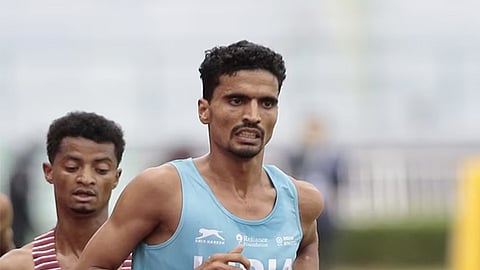 தடகளம்: குல்வீா் சிங் சாதனை