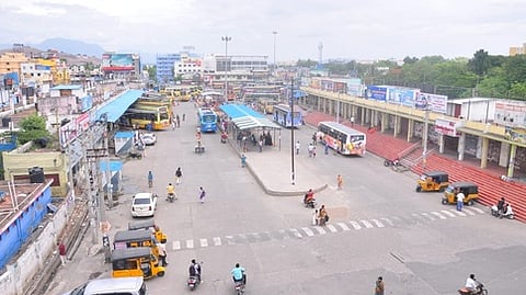 திண்டுக்கல் மாநகராட்சி காமராஜா் பேருந்து நிலையம்.