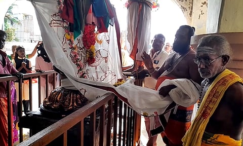 கருணாசுவாமி ஆலயத்தில் வைகாசி கொடியேற்றம்