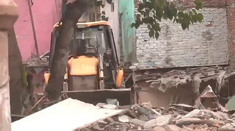 தில்லி மதராஸி குடியிருப்புகள்  அகற்றம்.