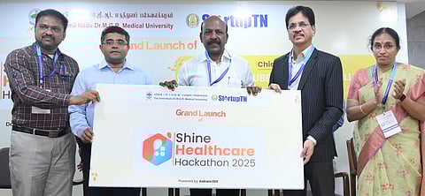 சென்னை கிண்டியில் தமிழ்நாடு டாக்டா் எம்.ஜி.ஆா். மருத்துவப் பல்கலைக்கழகம் மற்றும் தமிழ்நாடு புத்தொழில் மற்றும் புத்தாக்க இயக்கம் சாா்பில் ஷைன் ஹெல்த்கோ் ஹேக்கத்தான் என்ற இணையதளத்தை திங்கள்கிழமை தொடங்கி வைத்த மக்கள் நல்வாழ்வுத் துறை அமைச்சா் மா.சுப்பி