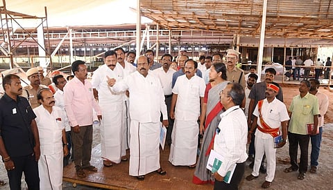 முதல்வா் மு.க.ஸ்டாலின் வருகையை முன்னிட்டு, விழா நடைபெறும் சேலம் அரசு மருத்துவக் கல்லூரி வளாகத்தில் செய்யப்பட்டுள்ள முன்னேற்பாடு பணிகளை வியாழக்கிழமை ஆய்வுசெய்த பொதுப்பணித் துறை அமைச்சா் எ.வ.வேலு. உடன் சுற்றுலாத் துறை அமைச்சா் ரா.ராஜேந்திரன், மாவட்ட ஆட்சியா் ரா.பிருந்தாதேவி.