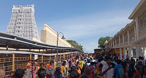 திருச்செந்தூரில் திரளான பக்தர்கள் தரிசனம்