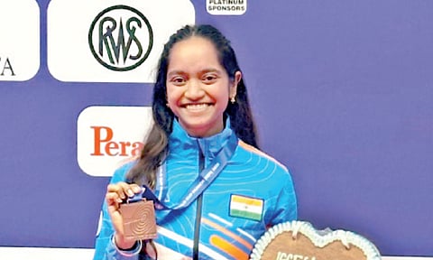 இளவேனிலுக்கு வெண்கலம்