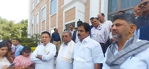 bengaluru stampede: Rahul gandhi -Siddaramaiah meeting