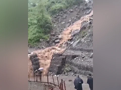 Landslide on Kedarnath trek route kills pilgrim from Maharashtra