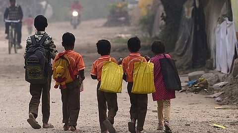 பள்ளிக் குழந்தைகள்.