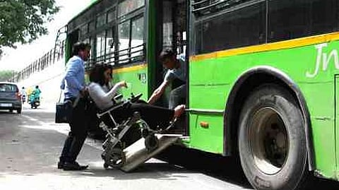 பேருந்து, மெட்ரோவில் சக்கர நாற்காலிக்கு இடம் கட்டாயம்: புதிய வரைவு வழிகாட்டுதல் வெளியீடு!