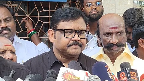 முன்னாள் அமைச்சர் வைகைச் செல்வன்.