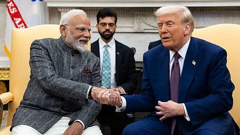 பிரதமர் மோடியுடன் அமெரிக்க அதிபர் டிரம்ப்.