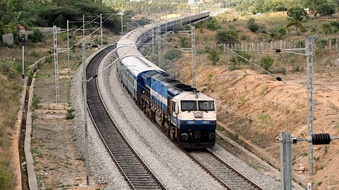 சிறப்பு ரயில் | train