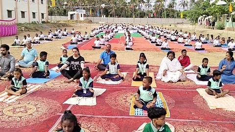 Tamilisai, namita particiapated in vellore yoga programme