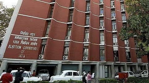 2003 பிகாா் வாக்காளா் பட்டியலில் இடம்பெற்றோா் கூடுதல் ஆவணங்களை சமா்ப்பிக்க வேண்டாம்! இந்திய தோ்தல் ஆணையம்