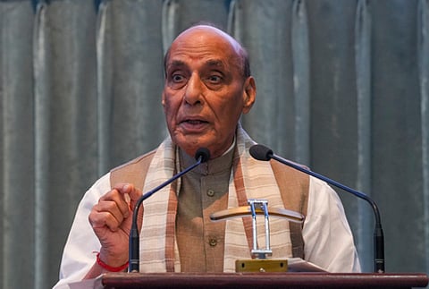 புது தில்லியில் திங்கள்கிழமை நடைபெற்ற நிகழ்ச்சியில் பேசிய மத்திய அமைச்சா் ராஜ்நாத் சிங்.