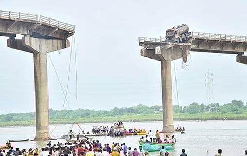 Gambhira bridge collapse: Death toll rises to 20