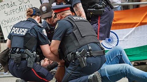 அமெரிக்காவில் 8 காலிஸ்தான் பயங்கரவாதிகள் கைது!