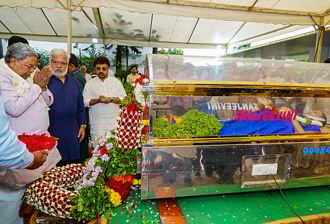 சரோஜா தேவிக்கு அஞ்சலி செலுத்திய கர்நாடக முதல்வர் சித்தராமையா