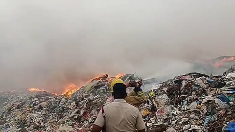 நெல்லை ராமையன்பட்டி குப்பைக் கிடங்கில் தீ.