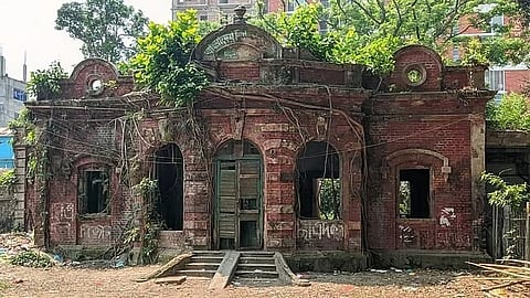 சத்யஜித் ரேயின் பூர்விக வீடு.