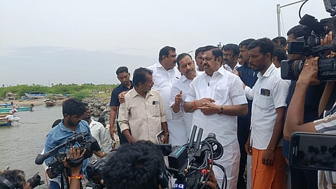 நம்பியார் நகர் மீன் பிடித் துறைமுகத்தை பார்வையிட்ட எதிர்க்கட்சித் தலைவர் எடப்பாடி பழனிசாமி