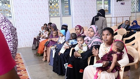 குற்றாலம் சாரல் திருவிழாவின் முதல்நாளான ஞாயிற்றுக்கிழமை கொழு கொழு குழந்தைகள் போட்டி நடைபெற்றது.