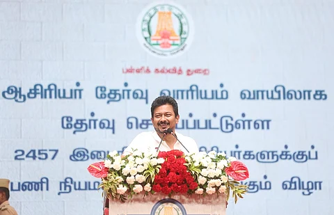 2,457 இடைநிலை ஆசிரியர்களுக்கு பணி நியமன ஆணைகளை வழங்கி பேசும் துணை முதல்வர் உதயநிதி ஸ்டாலின்