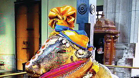 ஊரே நெய் மணக்குது