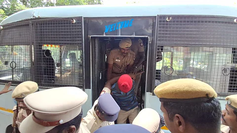 கும்மிடிப்பூண்டி சிறுமி பாலியல் வன்கொடுமை வழக்கில் கைதானவர் நீதிமன்றத்தில் ஆஜர்
