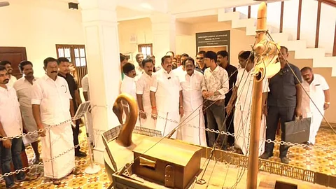 கீழடியில் எடப்பாடி பழனிசாமி