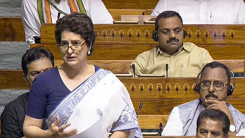 மக்களவையில் எதிரொலித்த வயநாடு விவகாரம்: சீரமைப்பில் மத்திய அரசு மெத்தனப்போக்கு! -பிரியங்கா