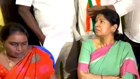 கவினின் பெற்றோருக்கு கே.என். நேரு, கனிமொழி நேரில் ஆறுதல்