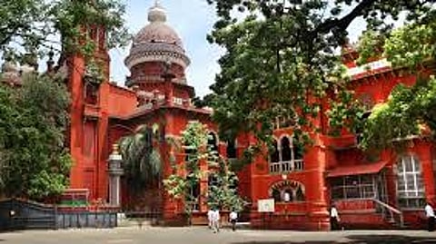 கருணை அடிப்படையில் பணி கோரிய வழக்கு: போக்குவரத்துச் செயலா் பதிலளிக்க உத்தரவு
