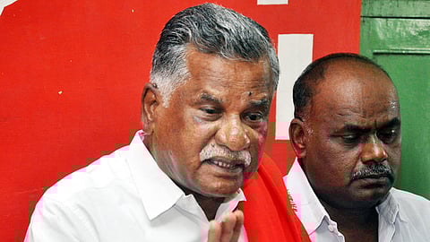 இரா. முத்தரசன்.