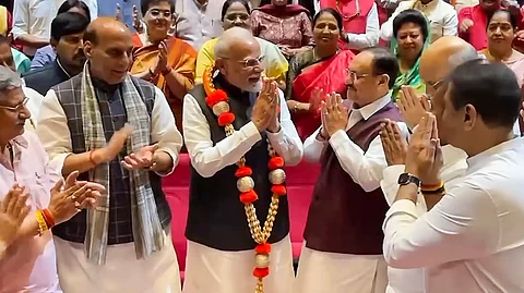 ஆபரேஷன் சிந்தூர் வெற்றிக்காக மோடியை பாராட்டிய எம்பிக்கள்