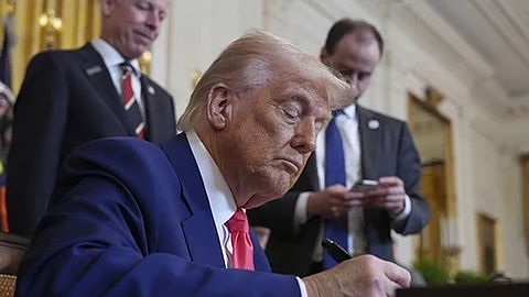 India Suspends Postal Services To US After Trumps Tariffs