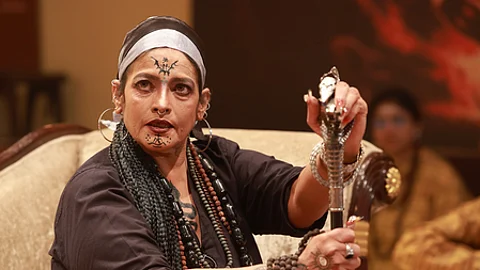 புல்லட் திரைப்படத்தில் நடிகை டிஸ்கோ சாந்தி