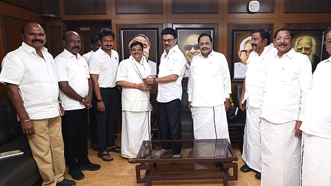 திமுகவில் இணைந்தார் அதிமுக முன்னாள் எம்.பி. மைத்ரேயன்